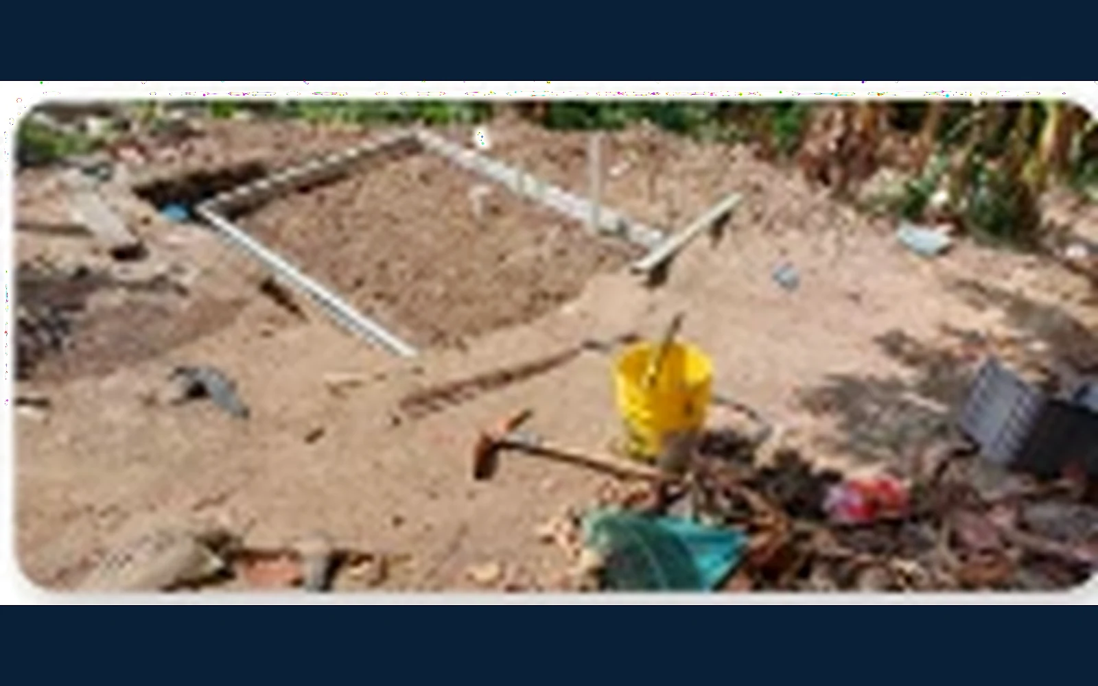 Cimentación de unidad sanitaria en construcción