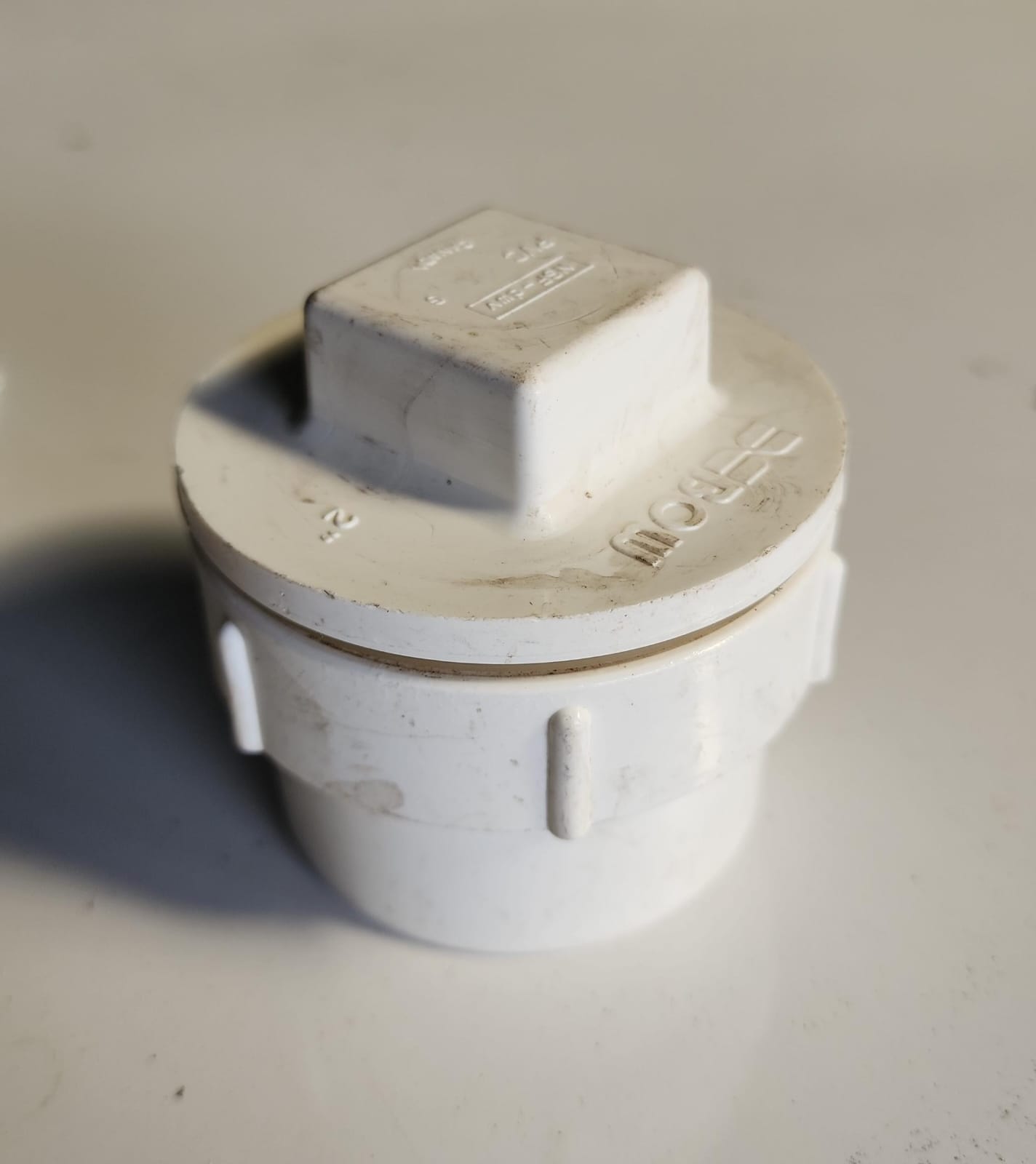 Tapón de registro o adaptador de limpieza de PVC blanco