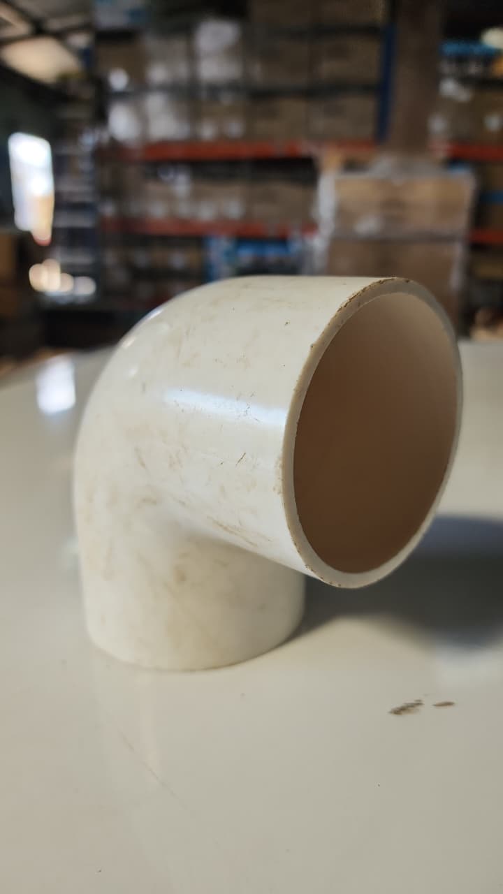 Codo de PVC 90 grados para sistemas de tuberías