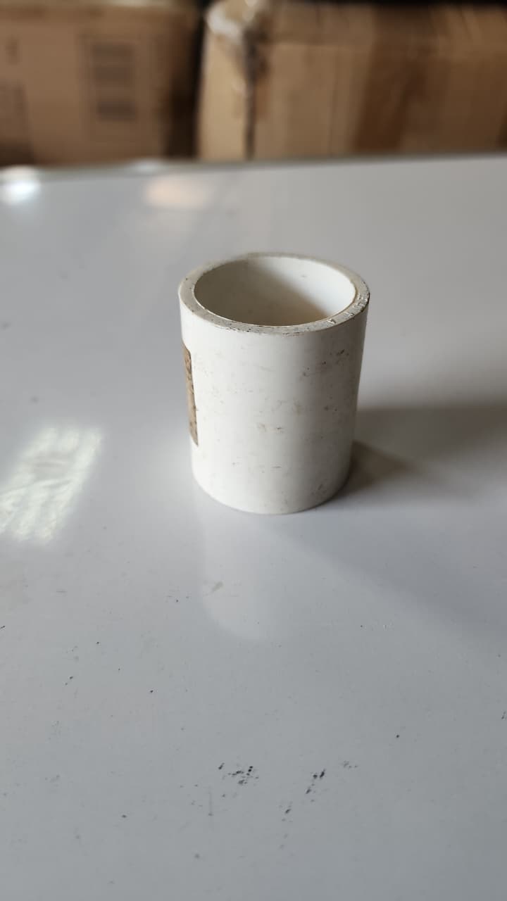 Acoplador o unión de tubería de PVC