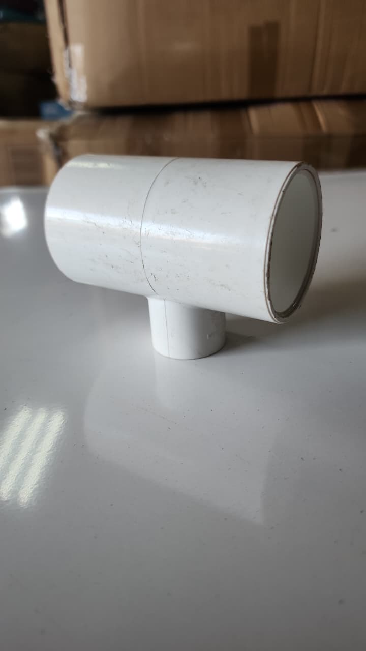 Tee de PVC 1 1/2 pulgadas
