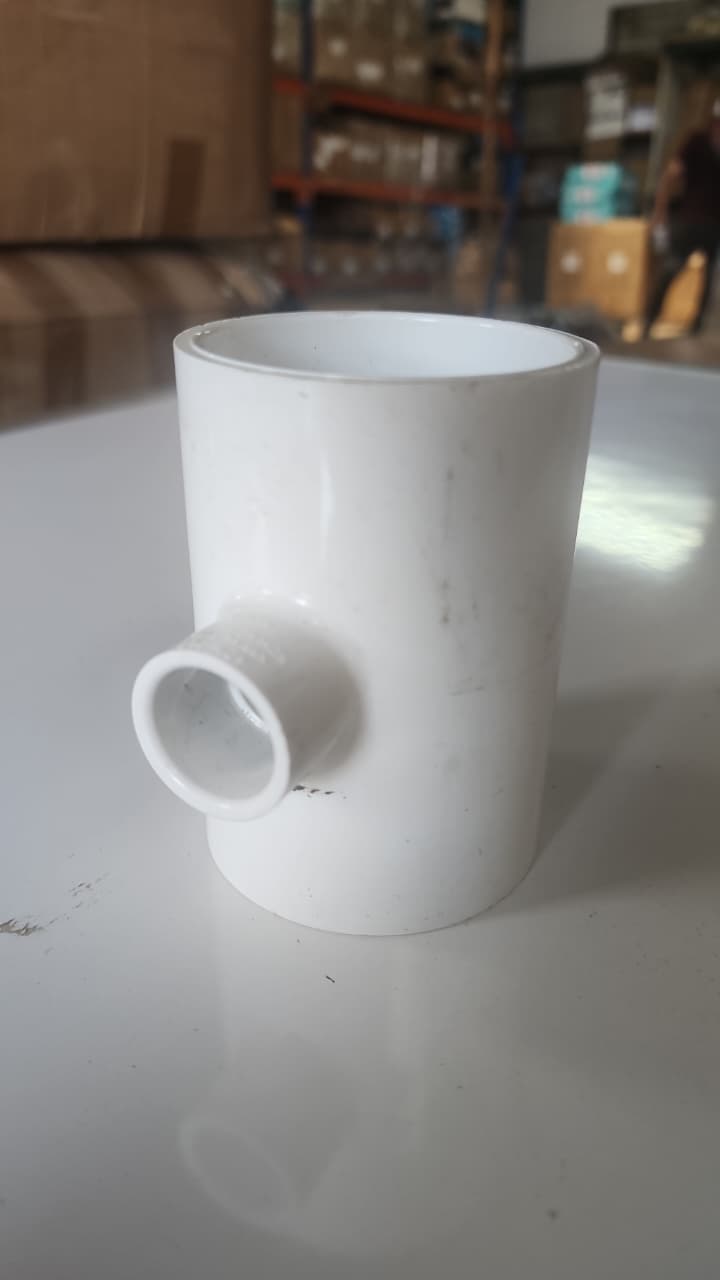 Tee reducida de PVC 2 por 2 y media pulgadas