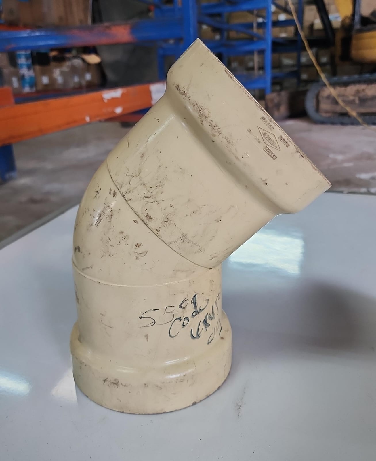 Codo sanitario de PVC 45 grados para desagüe y ventilación