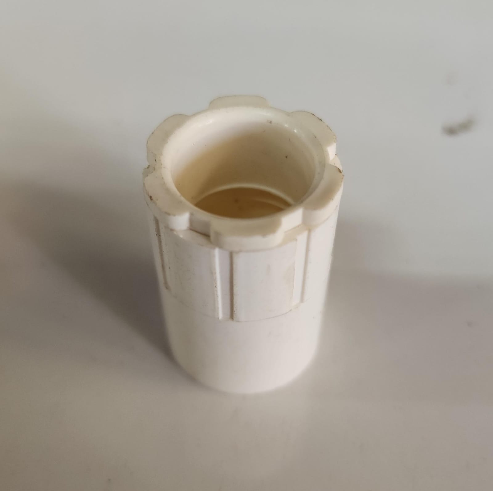 Conector hembra de bloqueo para caja eléctrica de PVC