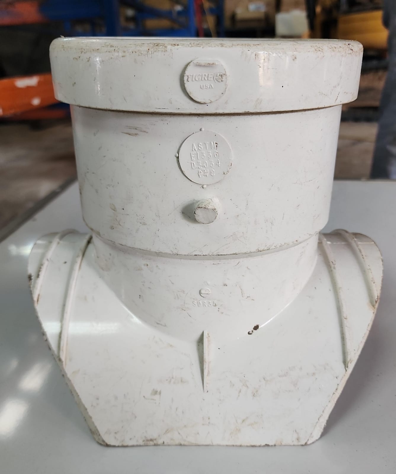 Accesorio de PVC Tigre USA conforme ASTM F1336